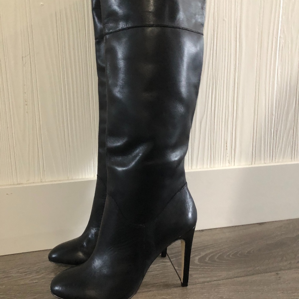 Black Pull On Leather Ladies Size 91/2 Boot